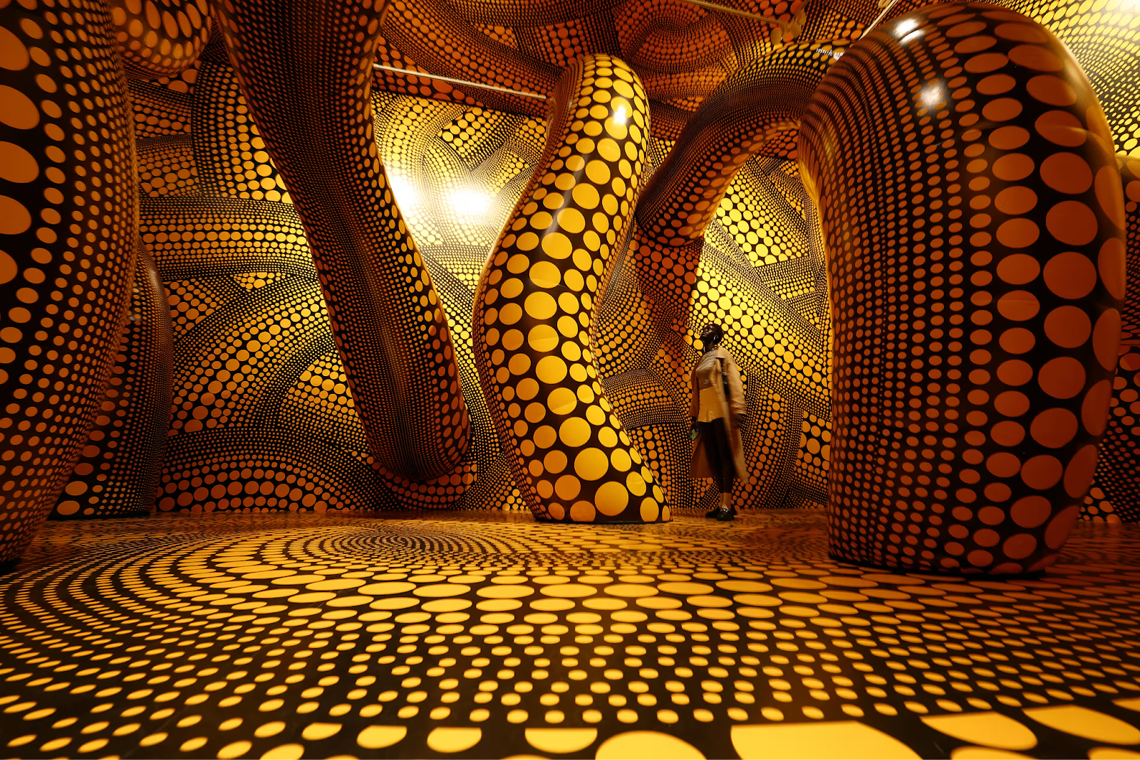 How to Sell Kusama Art: An Expert Guide to Valuation and How to Sell Kusama Art: An Expert Guide to Valuation and