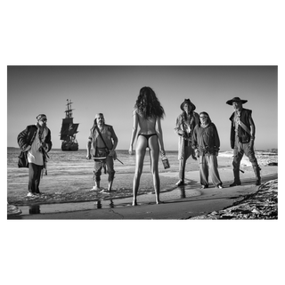 Beach Bums by David Yarrow, 2022 – Photography artwork