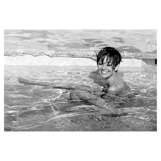 Audrey Hepburn in Pool, Black & White by Terry O'Neill, 1966 – Photography artwork