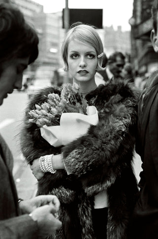 Terry O'Neill, Twiggy, London, 1966 contemporary Works on Paper by the British Artist.